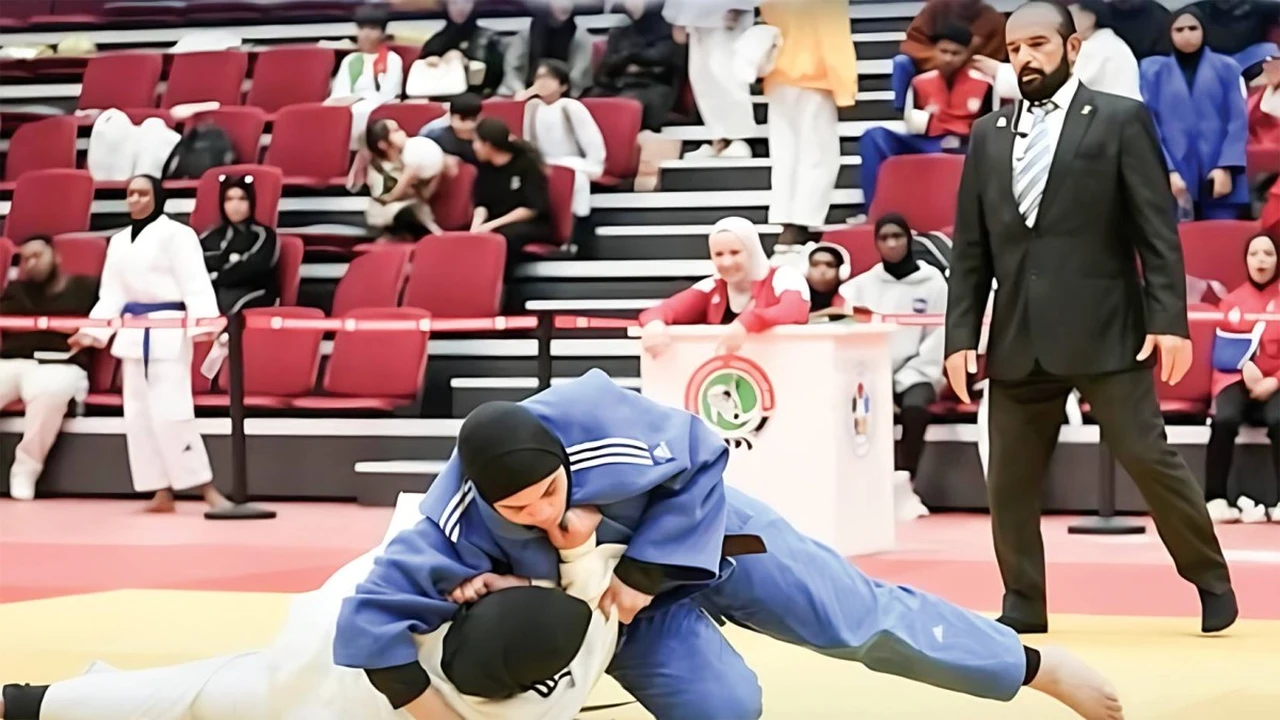 موهبة إماراتية غالية خميس.. تطمح للأولمبياد عبر الجودو